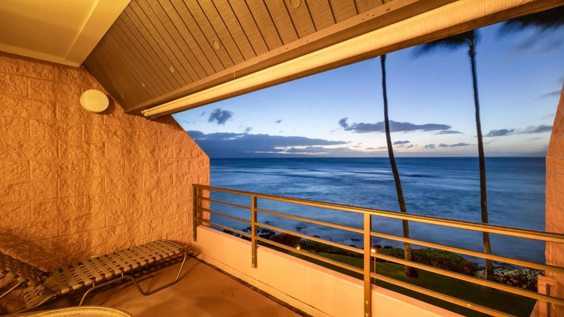 Kuleana Club #619 Oceanfront - 1 Bedroom & 1 Bathroom - Gated 3Rd Fl Kahana